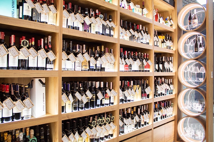 "Wine & Spirits"
